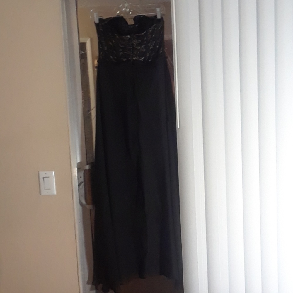 Dress - Picture 3 of 3